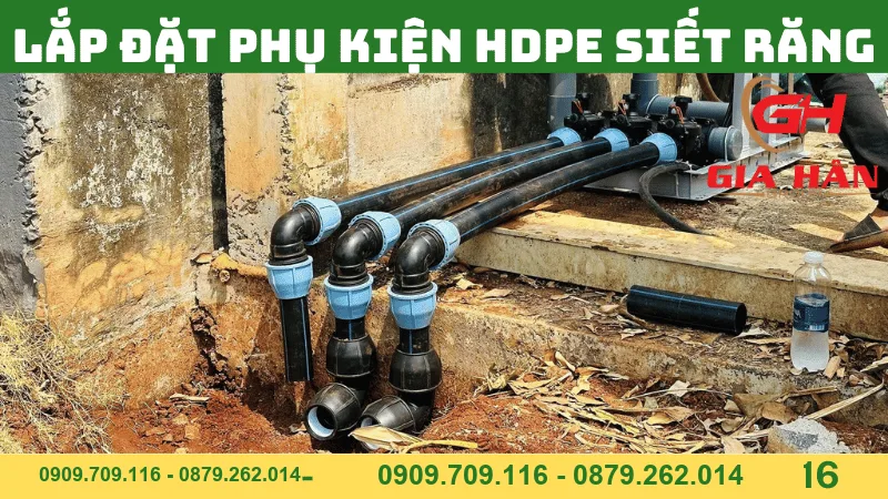 Lắp đặt phụ kiện HDPE siết răng cho công trình cấp nước nhà máy